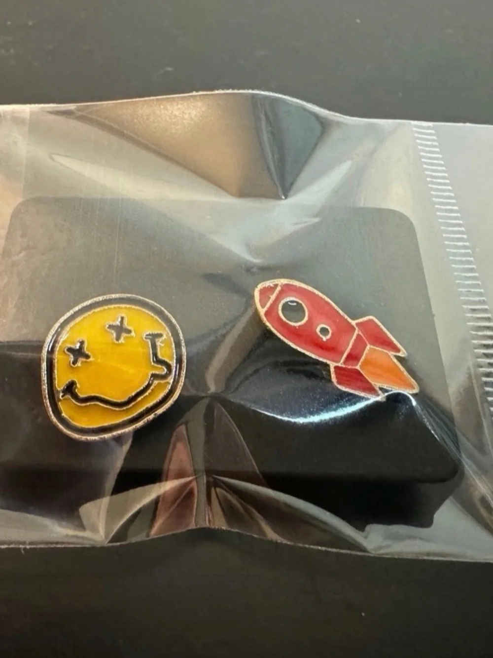 Enamel Pins Retro 90s Nirvana Face Rocket
